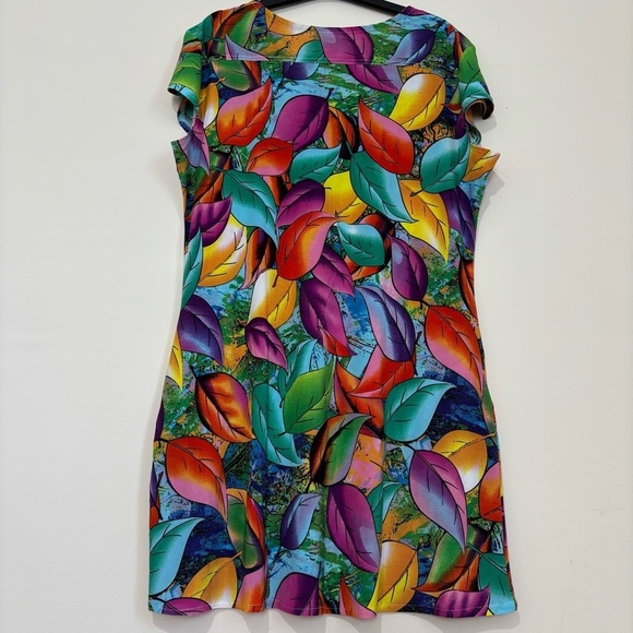 Colorful Green Purple Yellow  Flower Crew Neck Short Sleeve Pull Over Dress - Picture 3 of 14